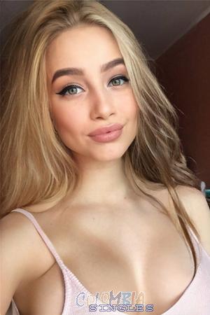 202094 - Julia Age: 19 - Russia